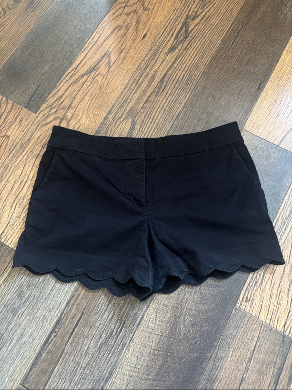 LOFT Black Scallop Hem The Riviera Short High Waist Women's Shorts Size 8